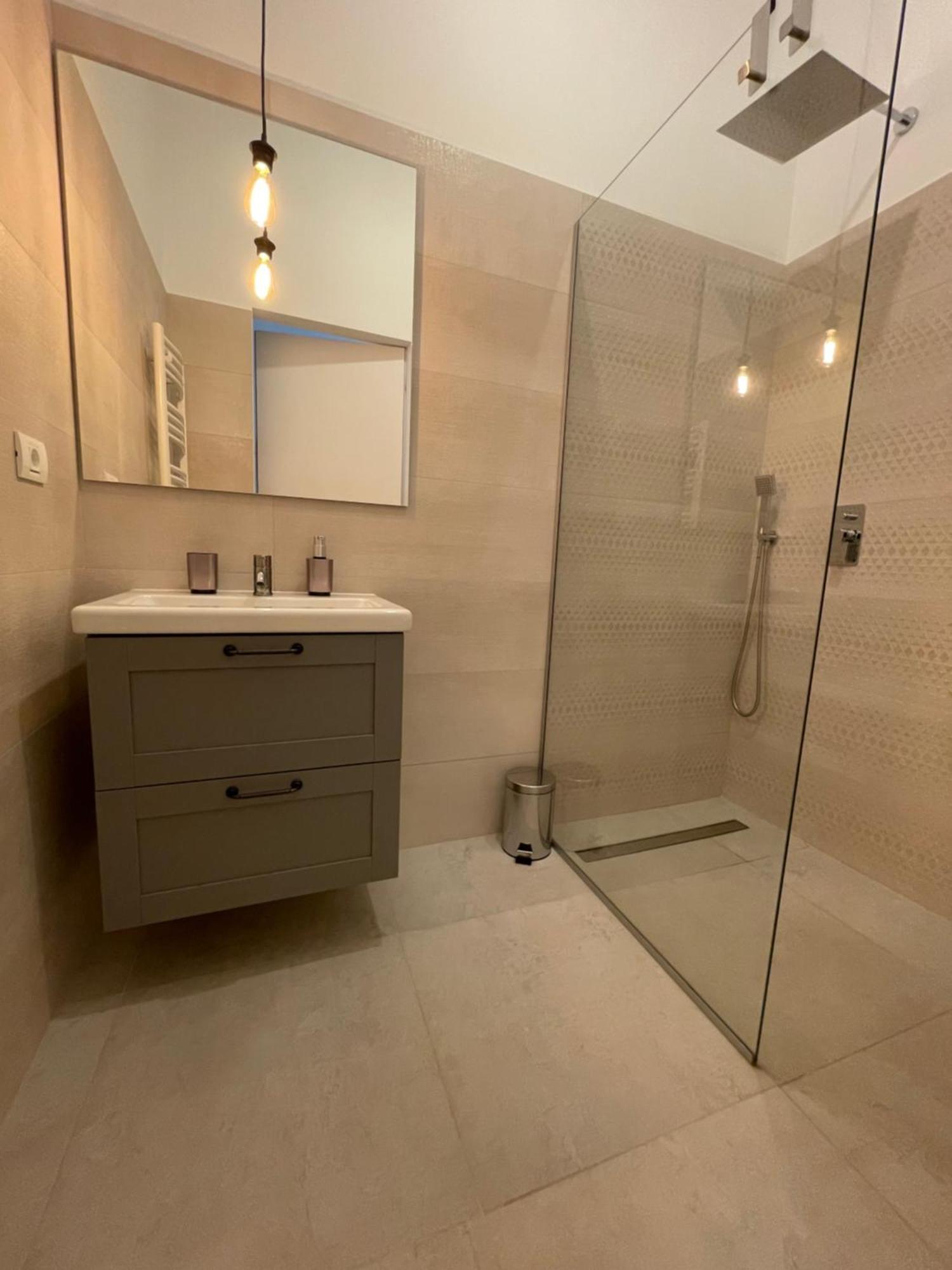 Alexander Flat_Alecsandri Apartment Oradea Ngoại thất bức ảnh